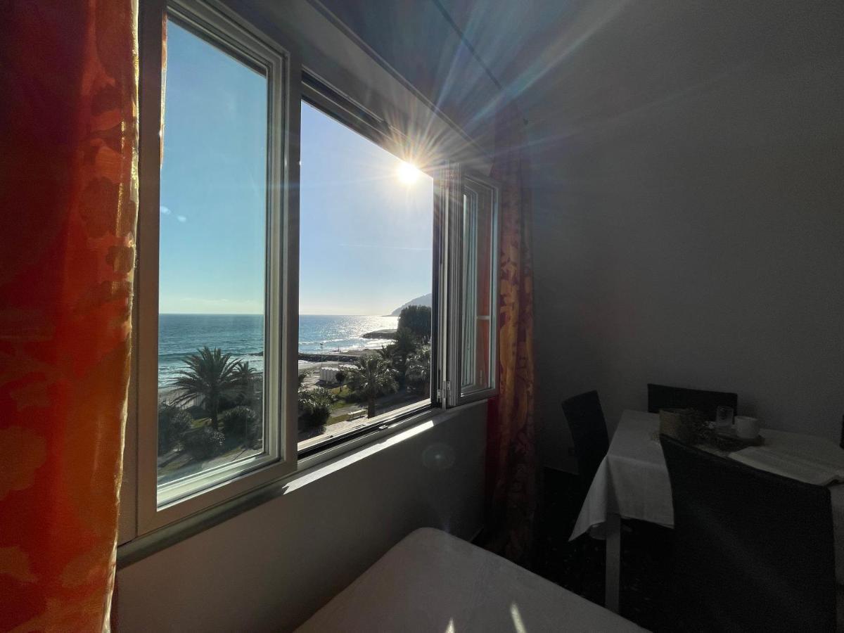 Apartament Rivamare 3 Locali Di Fronte Al Mare Marina dʼMarina dʼAndora Zewnętrze zdjęcie